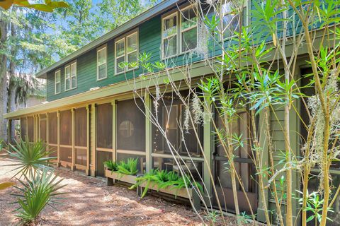 A home in North Charleston