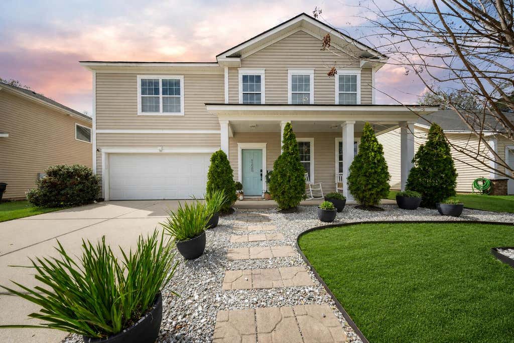 Photo of 166 Pavilion Street, Summerville, SC 29483 (MLS # 26023295)