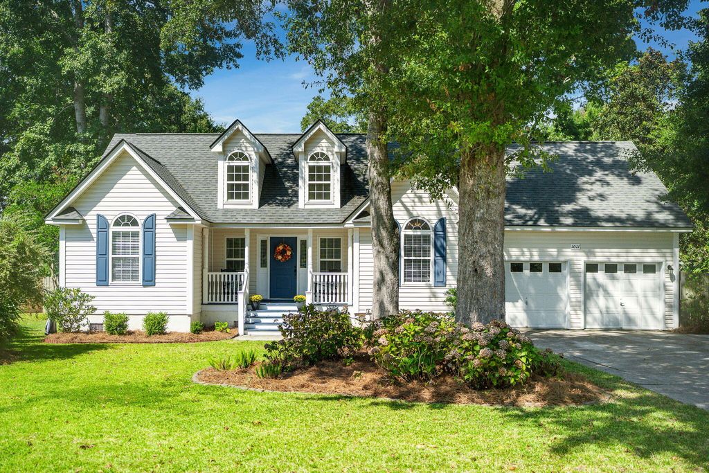 Photo of 1011 Five Oaks Drive, Charleston, SC 29412 (MLS # 25027088)