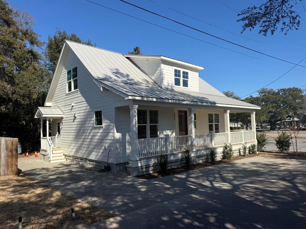 Photo of 127 Rose Lane, Mount Pleasant, SC 29464 (MLS # 26002125)