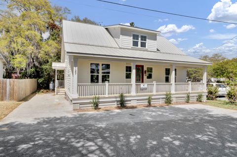Photo of 127 Rose Lane, Mount Pleasant, SC 29464 (MLS # 26002125)
