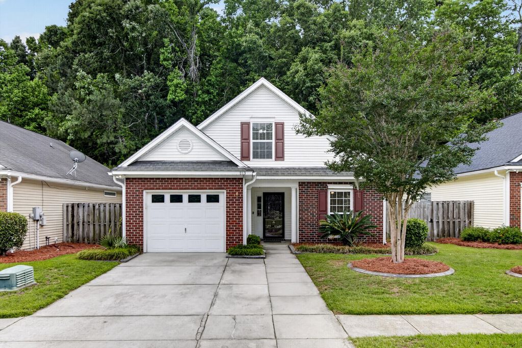 Photo of 113 Garden Grove Drive, Summerville, SC 29485 (MLS # 26014253)