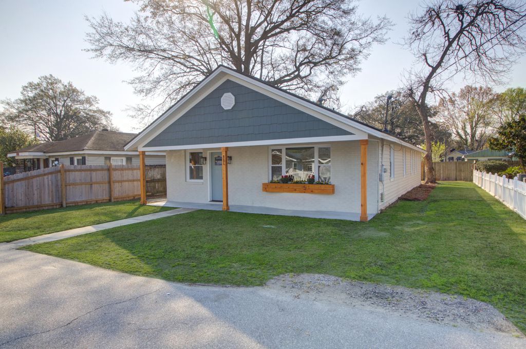 Photo of 921 Hillsboro Drive, Charleston, SC 29407 (MLS # 26006875)