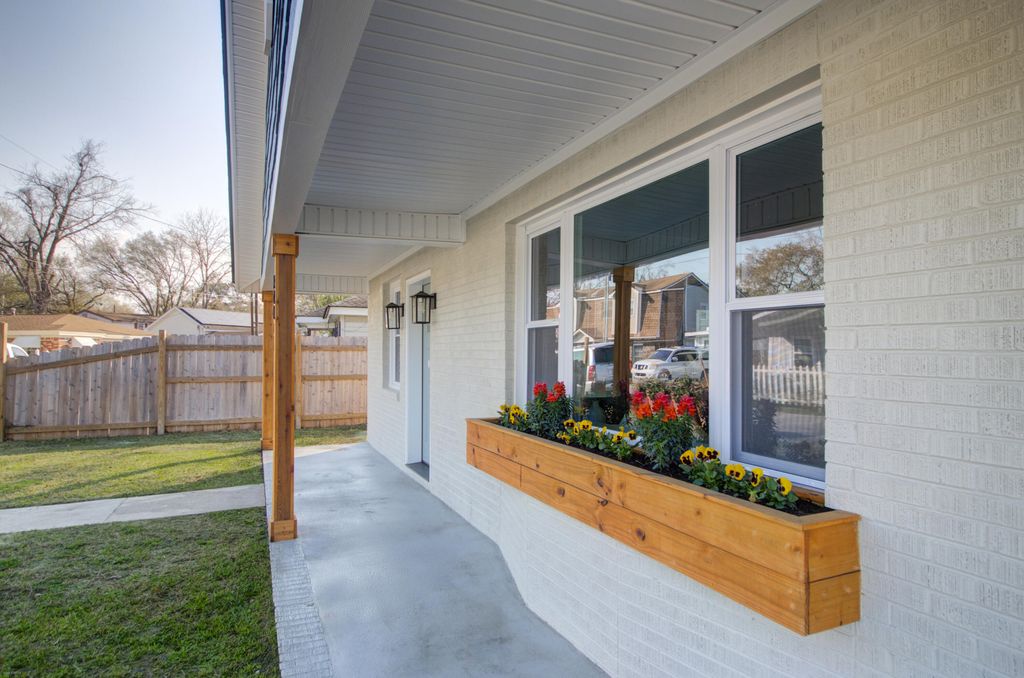 Photo of 921 Hillsboro Drive, Charleston, SC 29407 (MLS # 26006875)