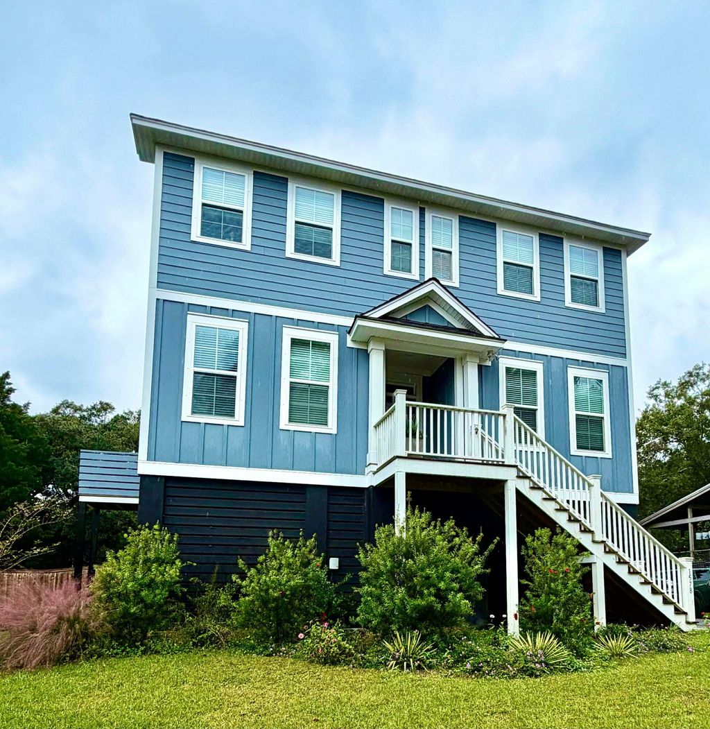 Photo of 1578 Periwinkle Drive, Mount Pleasant, SC 29466 (MLS # 26007716)