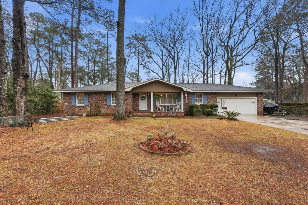 Photo of 108 Quail Lane, Summerville, SC 29485 (MLS # 26014240)