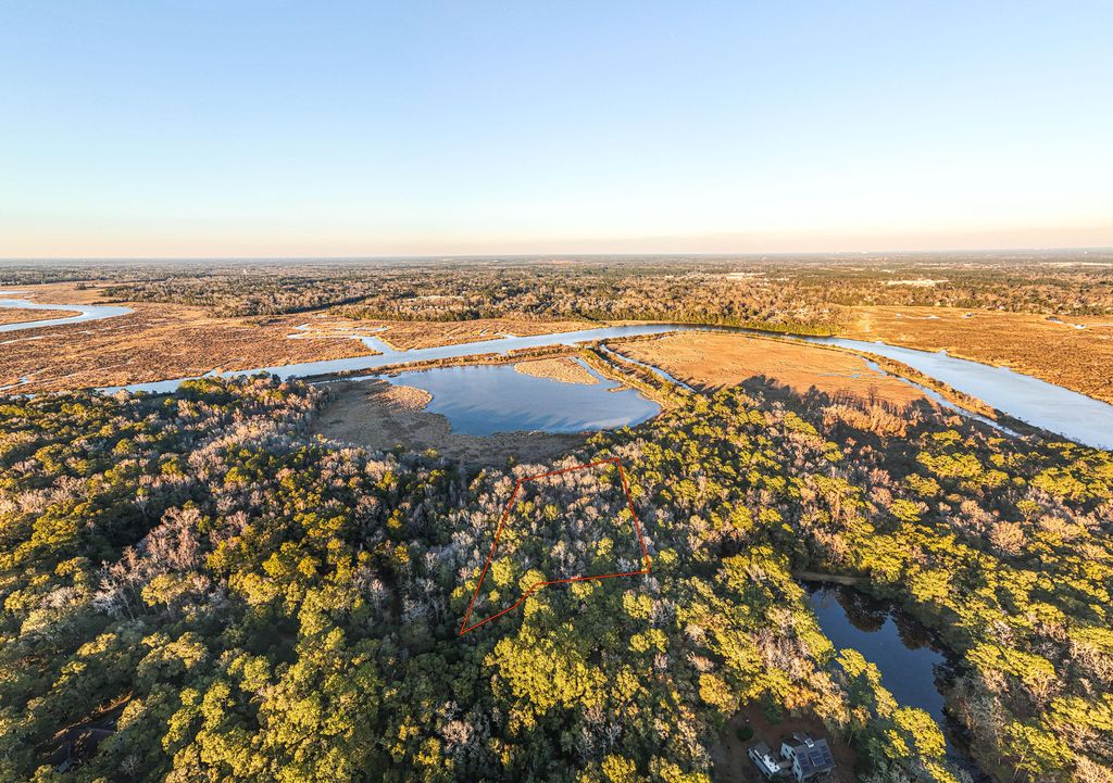 Photo of 19 Middleton Oaks Road, Charleston, SC 29414 (MLS # 26001711)