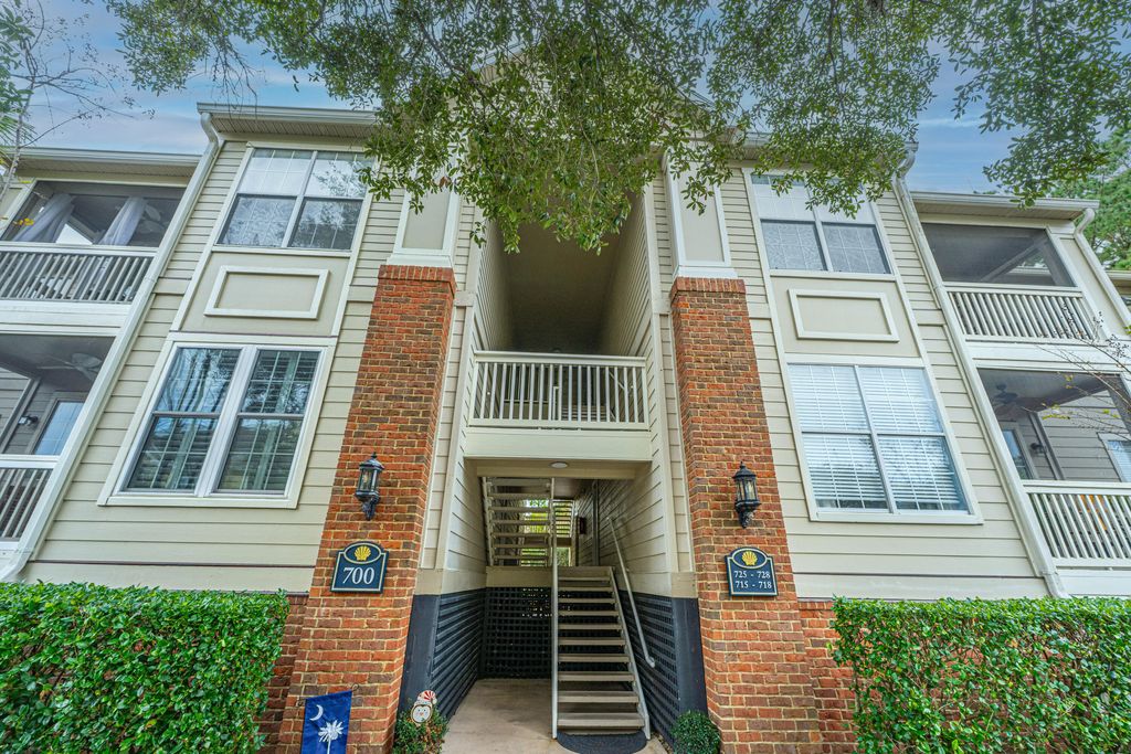 Photo of 1600 Long Grove Drive #726, Mount Pleasant, SC 29464 (MLS # 25032321)
