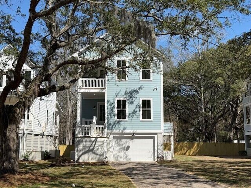 Photo of 1350 Lucinda Street, Mount Pleasant, SC 29466 (MLS # 25016103)