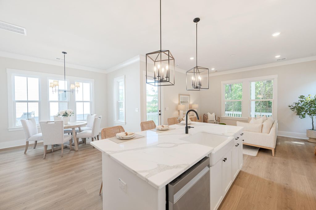 Photo of 1350 Lucinda Street, Mount Pleasant, SC 29466 (MLS # 25016103)