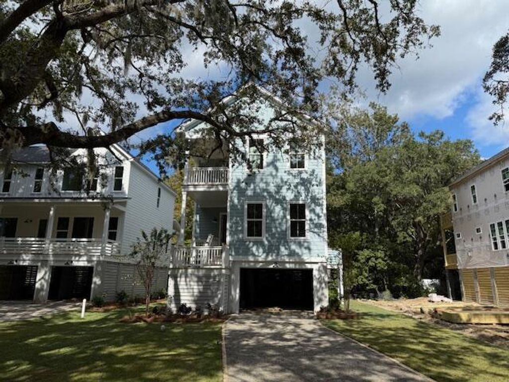 Photo of 1350 Lucinda Street, Mount Pleasant, SC 29466 (MLS # 25016103)