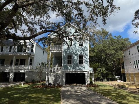 Photo of 1350 Lucinda Street, Mount Pleasant, SC 29466 (MLS # 25016103) Photo of 1350 Lucinda Street, Mount Pleasant, SC 29466 (MLS # 25016103)