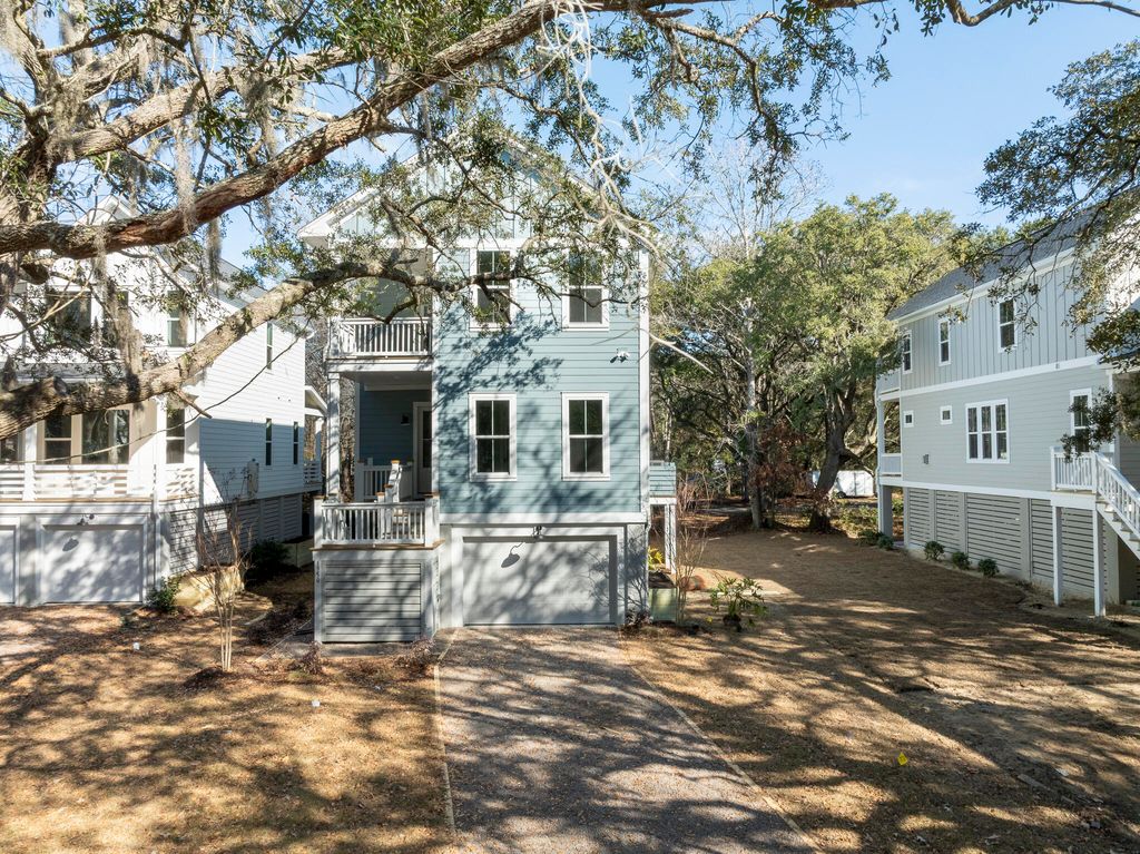 Photo of 1350 Lucinda Street, Mount Pleasant, SC 29466 (MLS # 25016103)