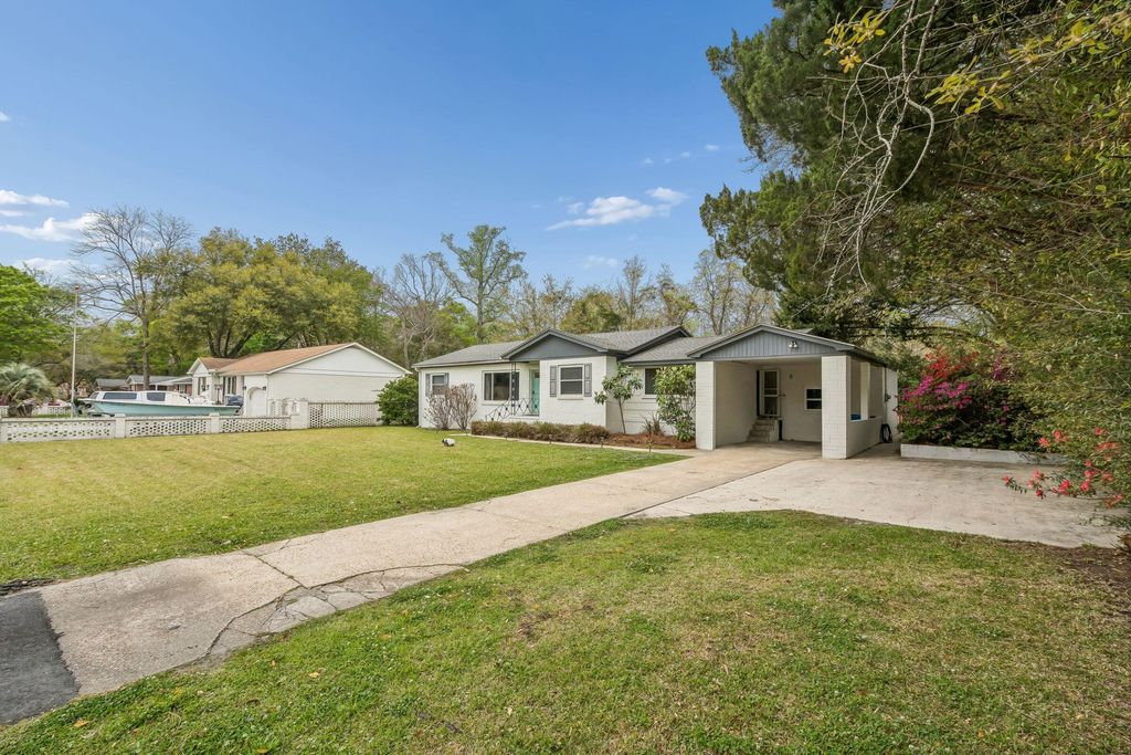 Photo of 1714 Wambaw Avenue, Charleston, SC 29412 (MLS # 26008536)