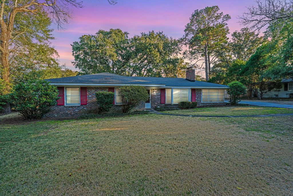 Photo of 716 Waites Drive, Charleston, SC 29412 (MLS # 26004640)