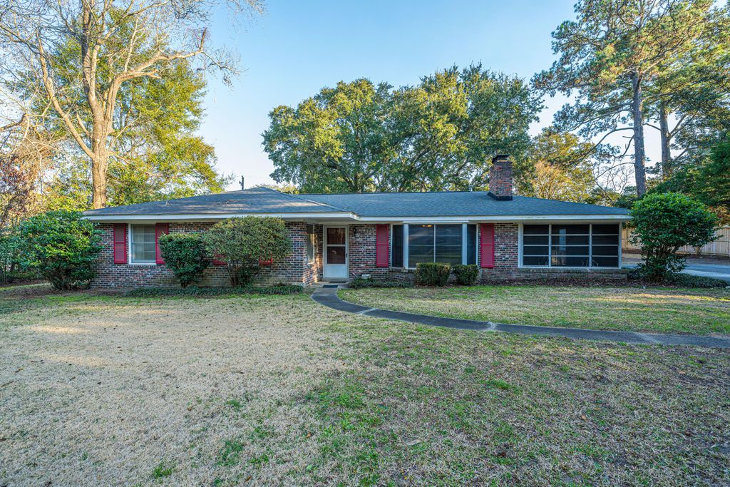 Photo of 716 Waites Drive, Charleston, SC 29412 (MLS # 26004640)