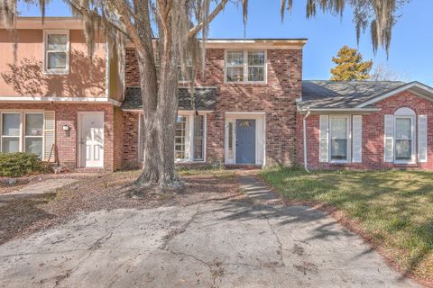 A home in North Charleston