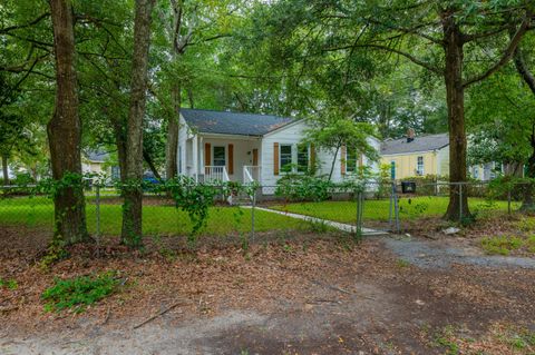 A home in North Charleston