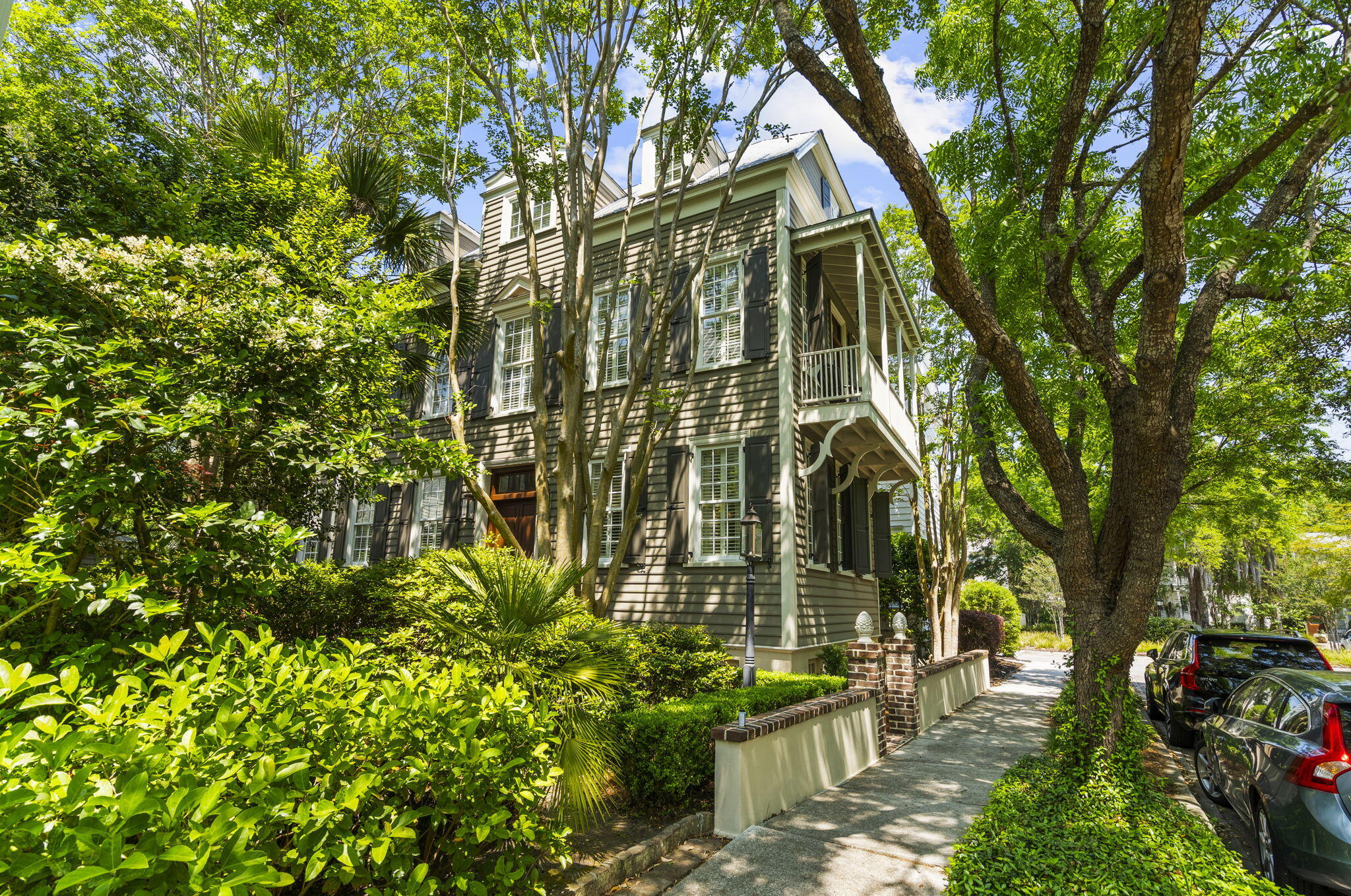 127 Ionsborough Street