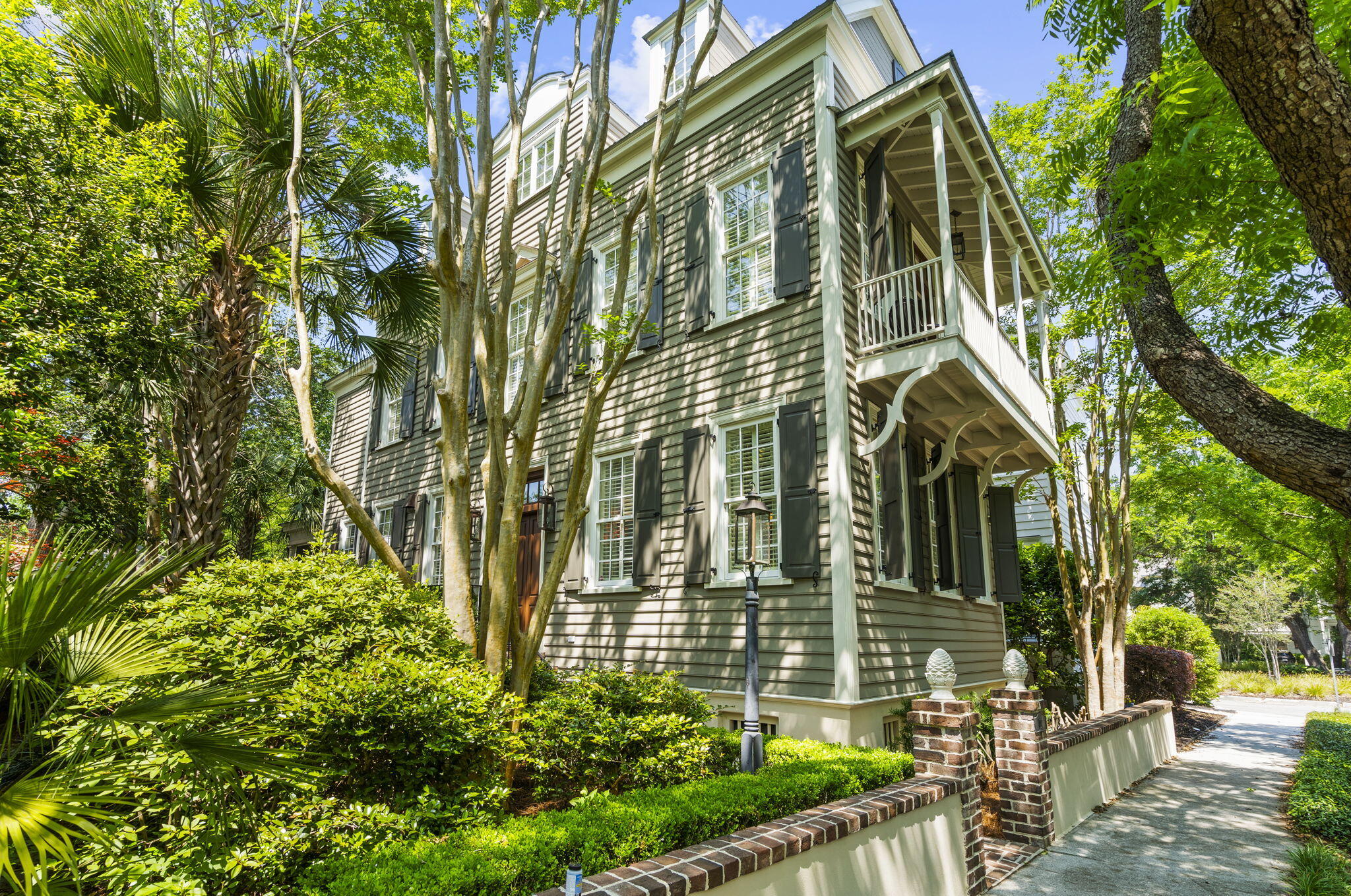 127 Ionsborough Street