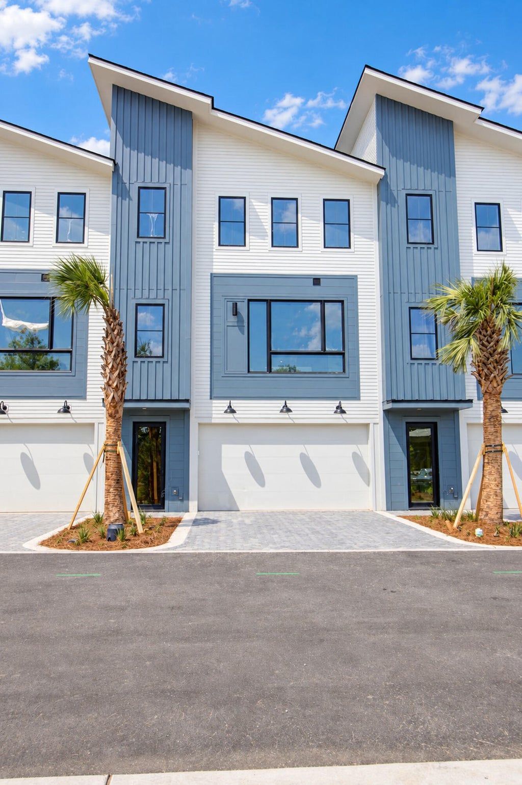 Photo of 830 Curved Creek Court, Charleston, SC 29412 (MLS # 25027053)