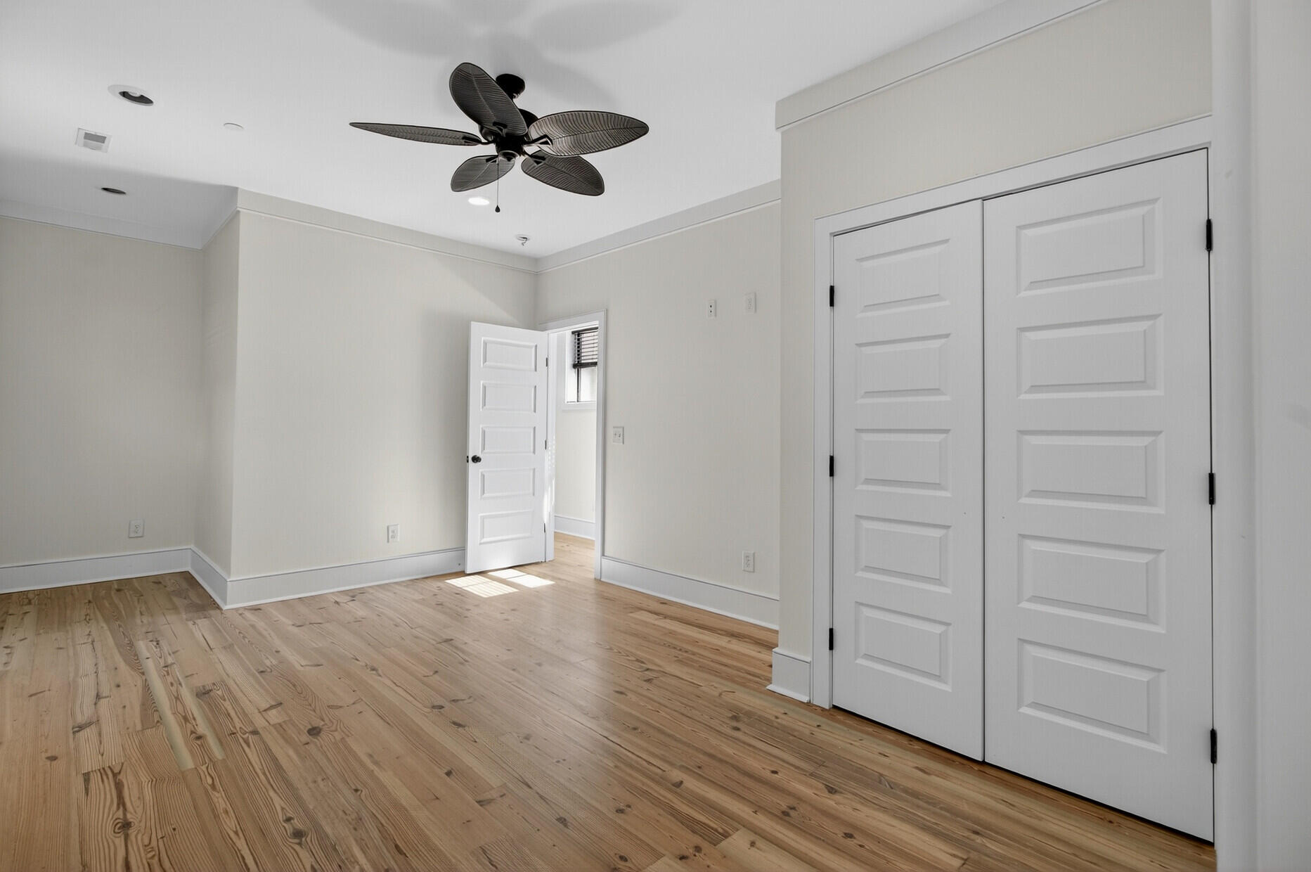 24 Line Street Street