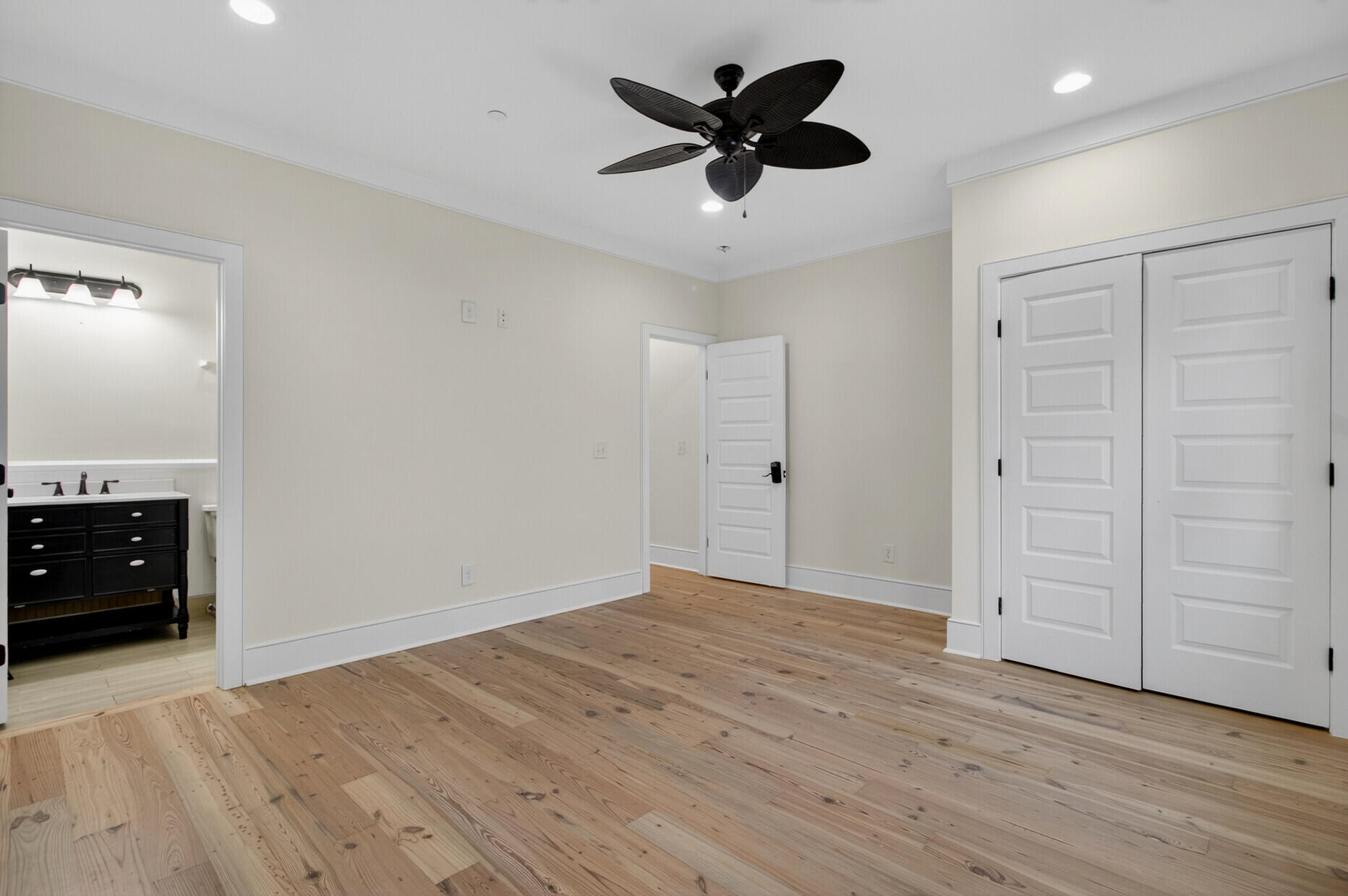 24 Line Street Street