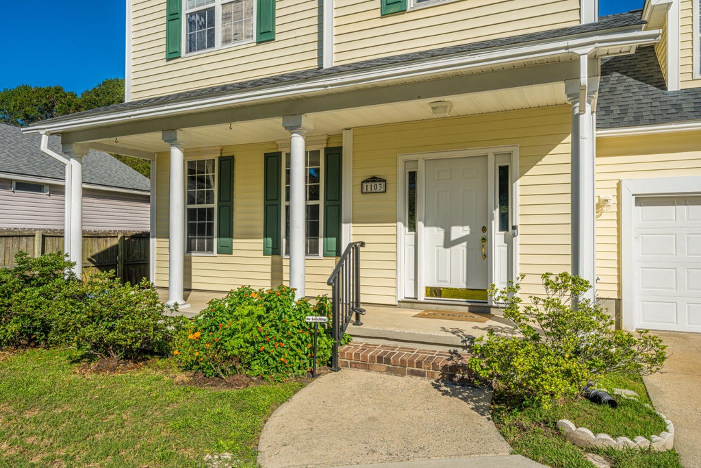 Photo of 1103 Starwood Court, Charleston, SC 29412 (MLS # 26022810)