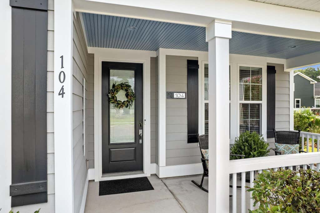 Photo of 104 Starling Street, Summerville, SC 29483 (MLS # 26022018)