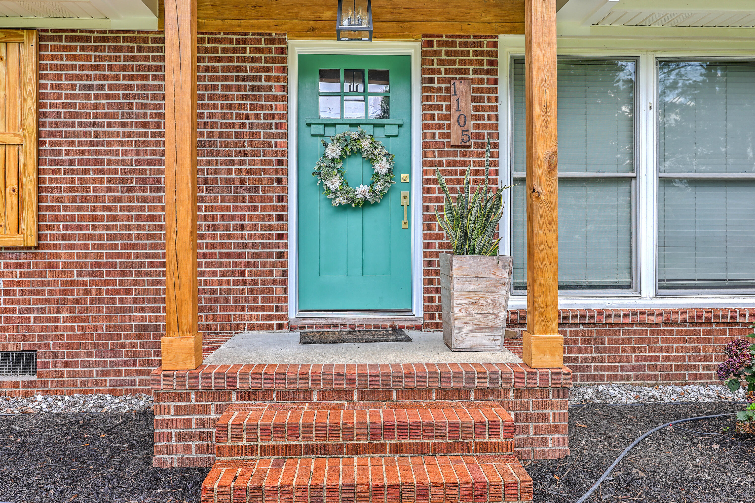 1105 Woodside Drive