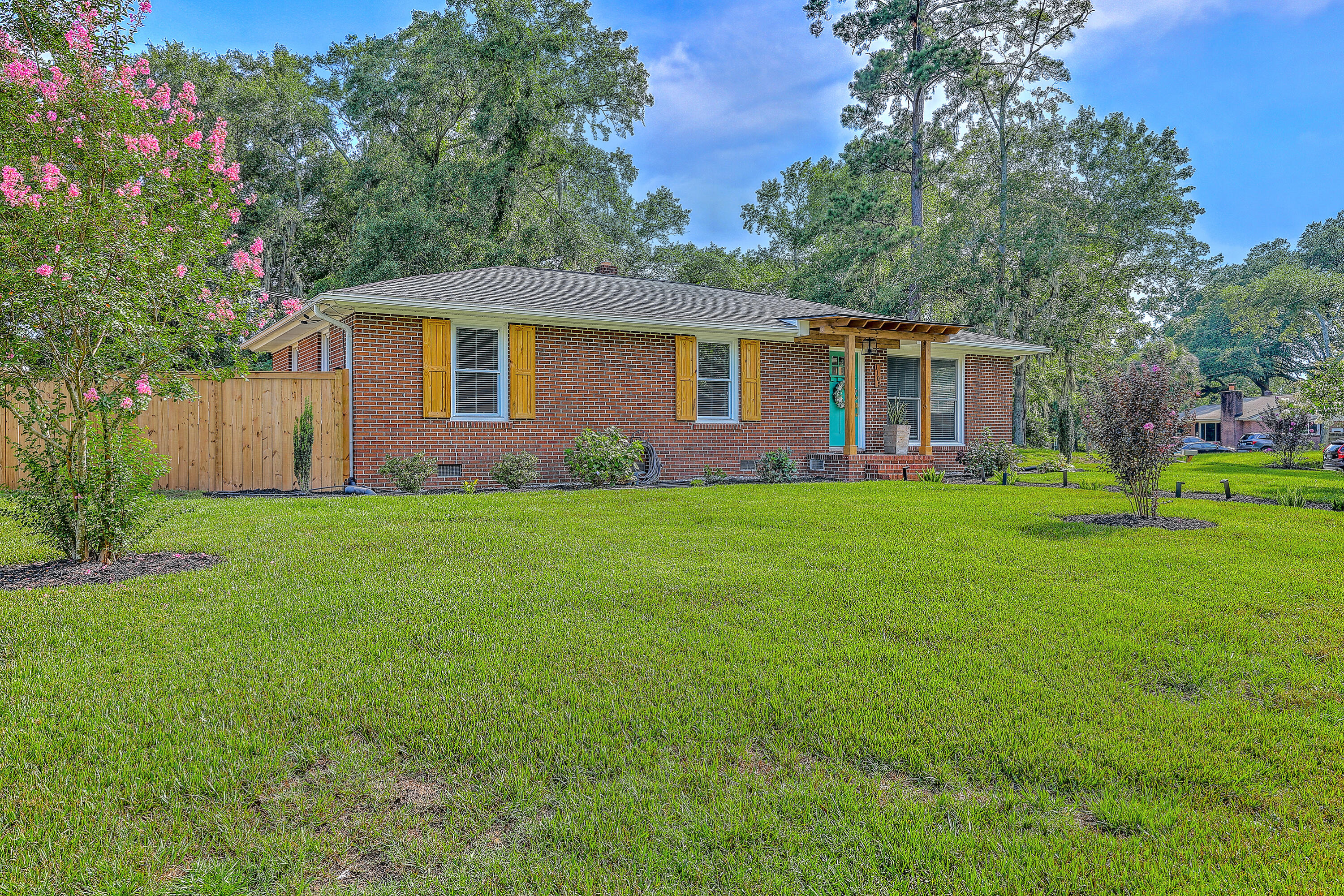 1105 Woodside Drive
