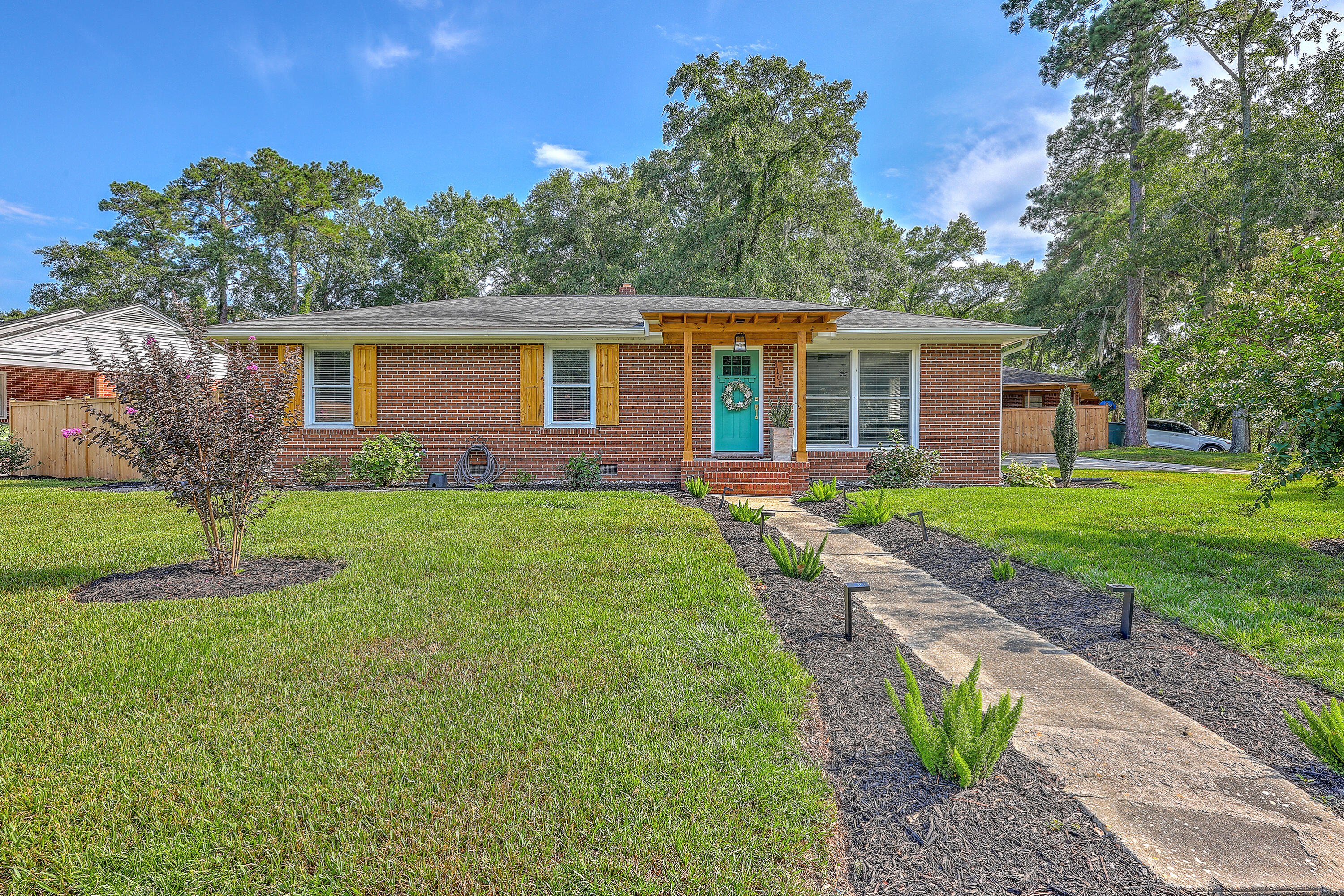 1105 Woodside Drive