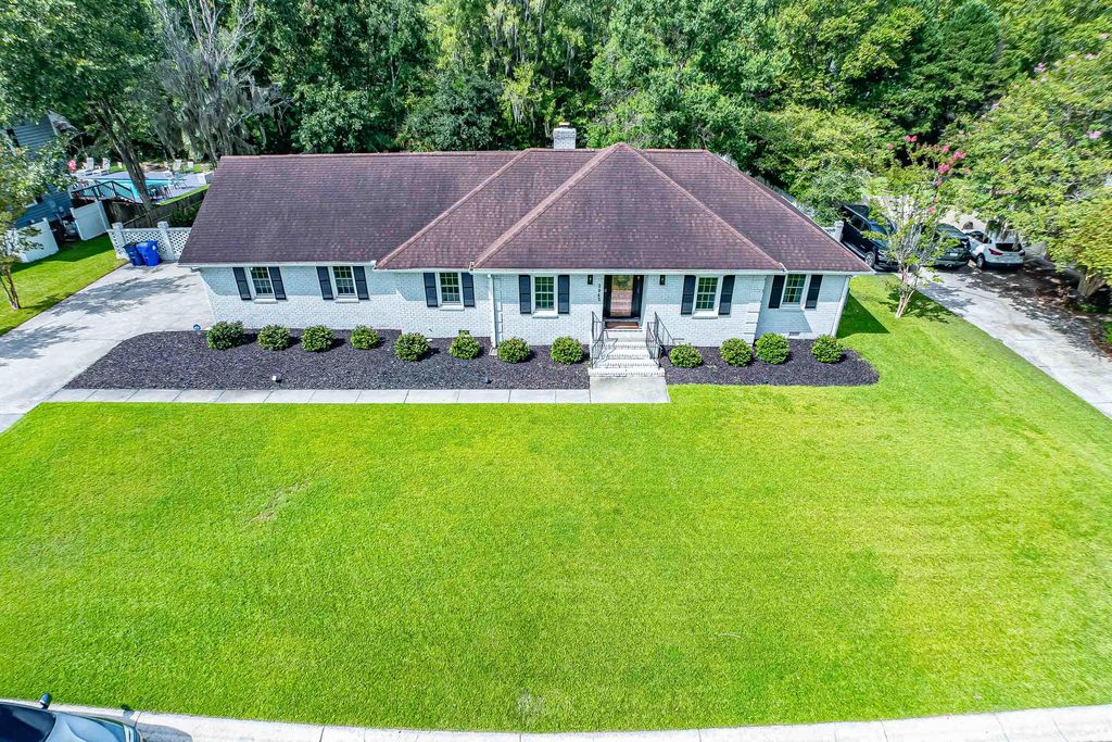 Photo of 2943 Doncaster Drive, Charleston, SC 29414 (MLS # 25021917)