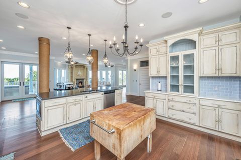 A home in Edisto Island