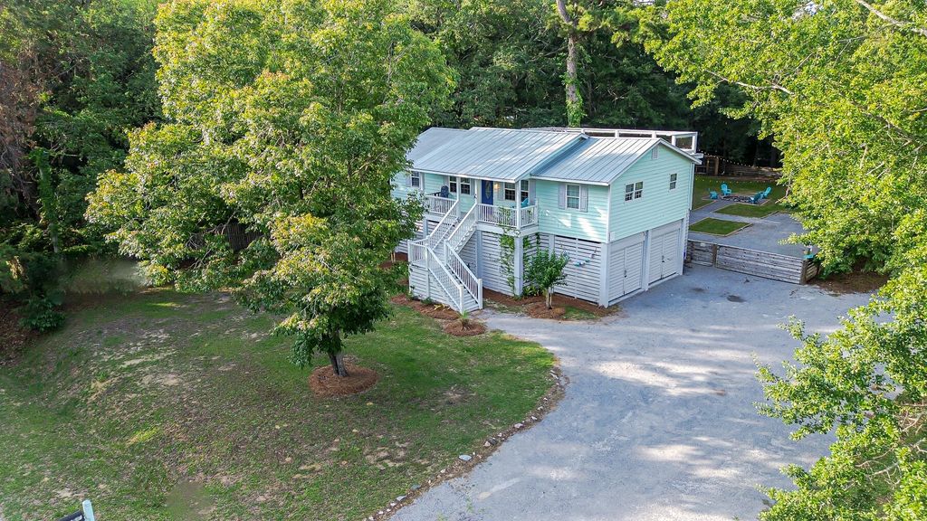 Photo of 1543-1541 Macoma Drive, Mount Pleasant, SC 29466 (MLS # 25025509)