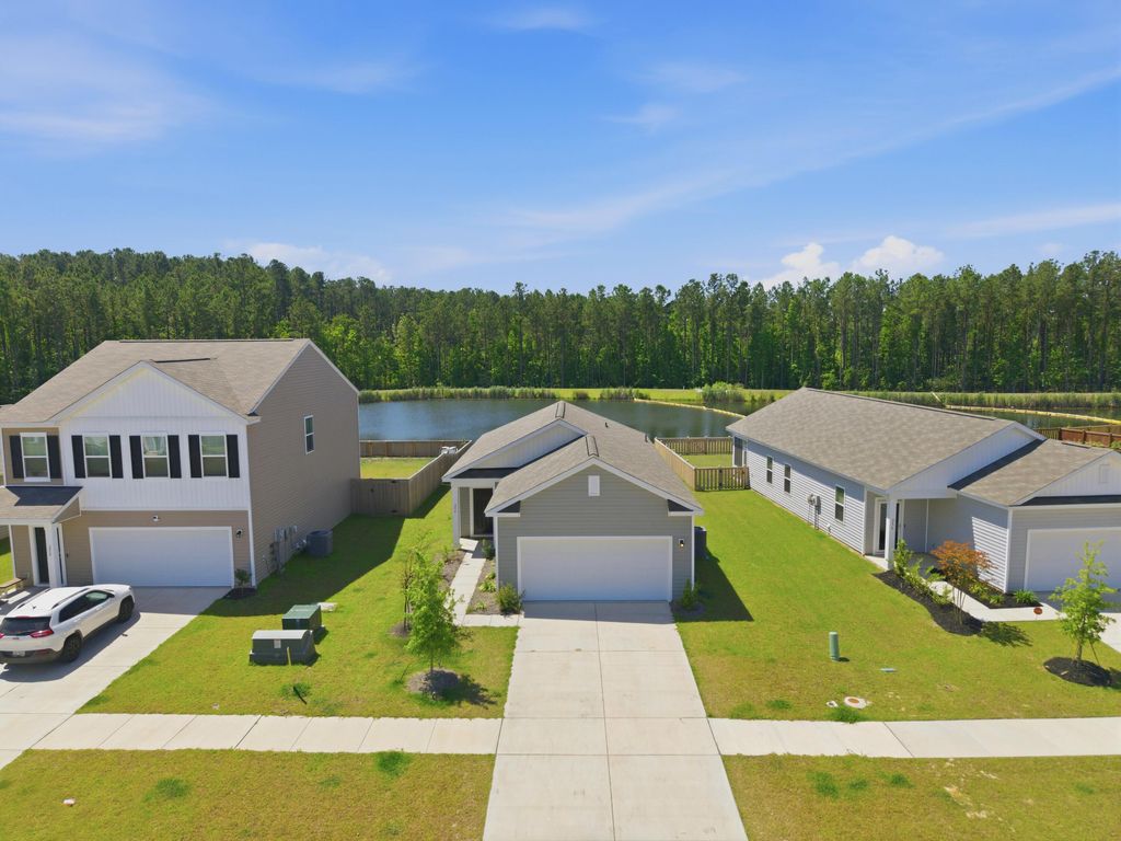 Photo of 254 Phoenix Drive, Summerville, SC 29486 (MLS # 26014538)