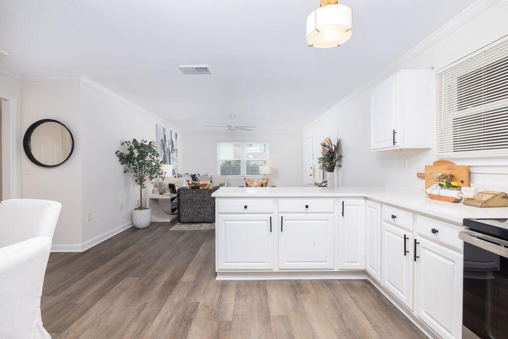 Photo of 415 Parkdale Drive #Apt 2f, Charleston, SC 29414 (MLS # 26017922)
