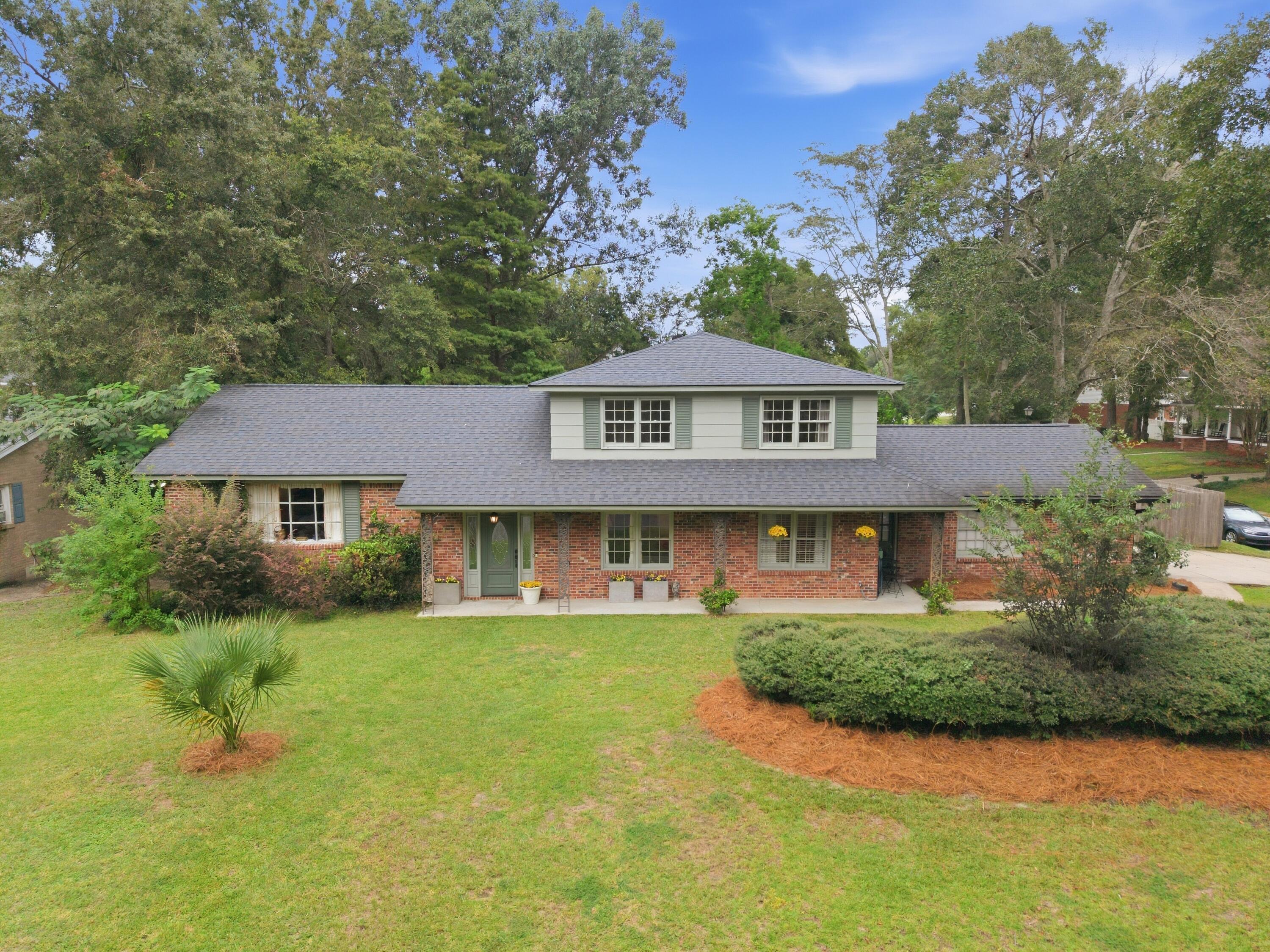 6 Ravenna Avenue