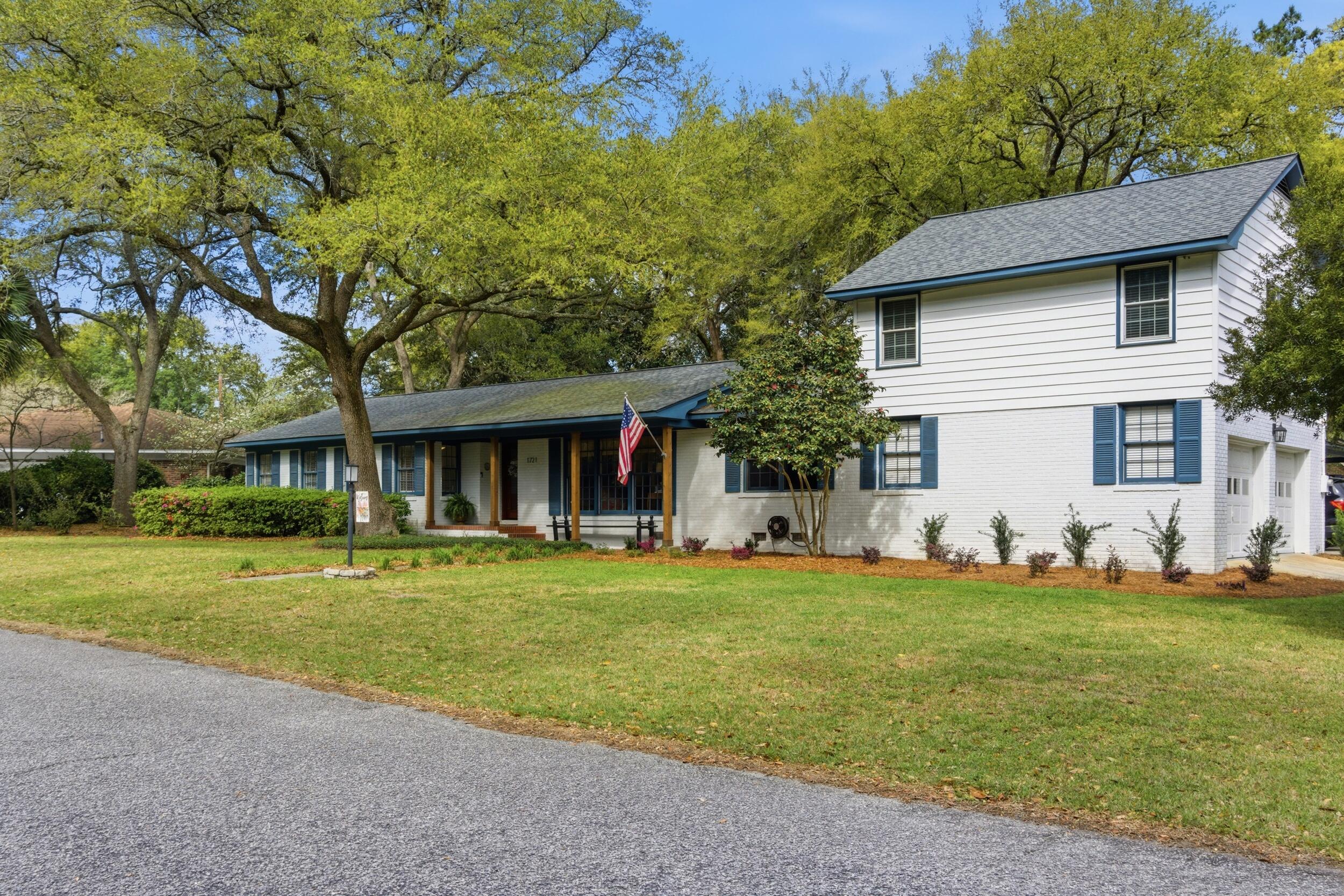 1721 Dartmoor Circle