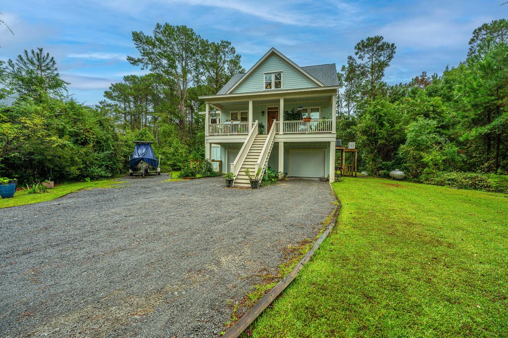 Photo of 325 McClellan Avenue, McClellanville, SC 29458 (MLS # 25026353)