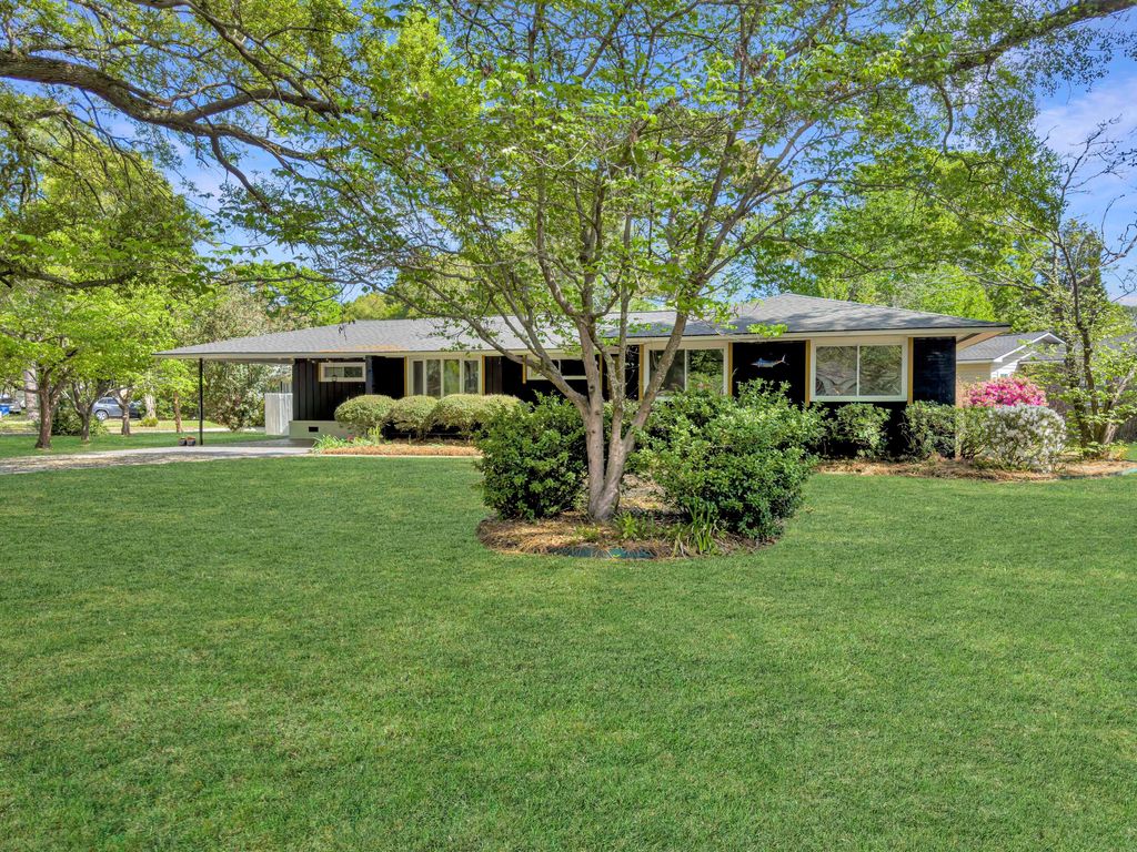 Photo of 1318 Foster Street, Charleston, SC 29407 (MLS # 26009388)