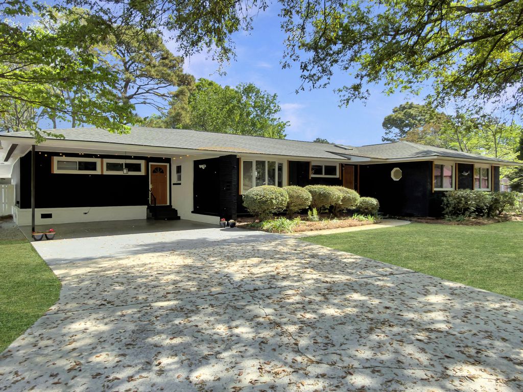 Photo of 1318 Foster Street, Charleston, SC 29407 (MLS # 26009388)