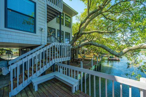 A home in Edisto Island