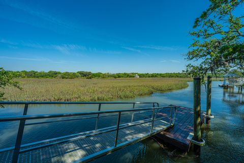 A home in Edisto Island