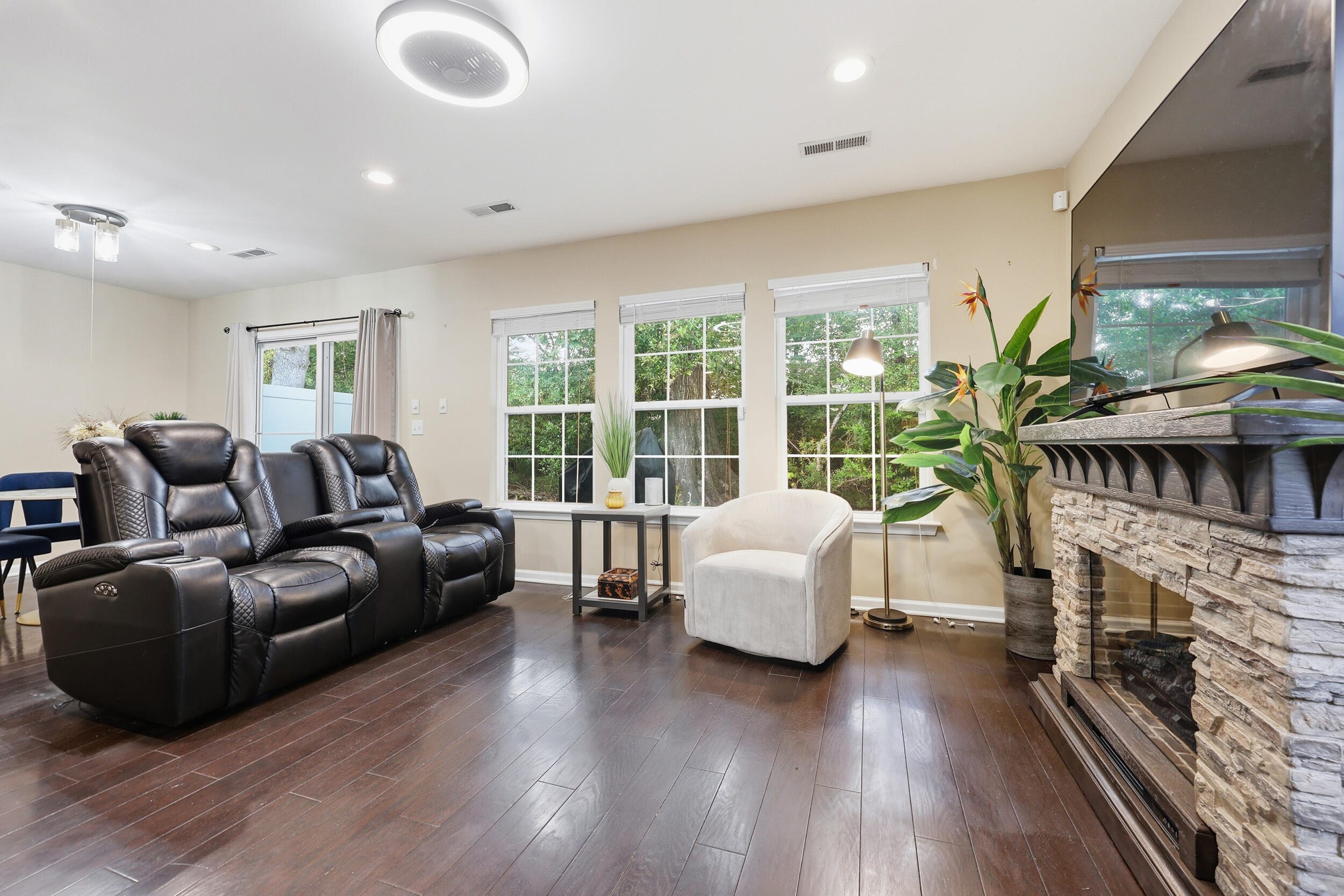 5150 Trump Street 1401