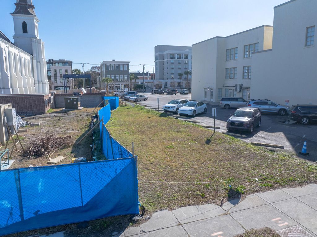 Photo of 29 Henrietta Street, Charleston, SC 29403 (MLS # 26000279)