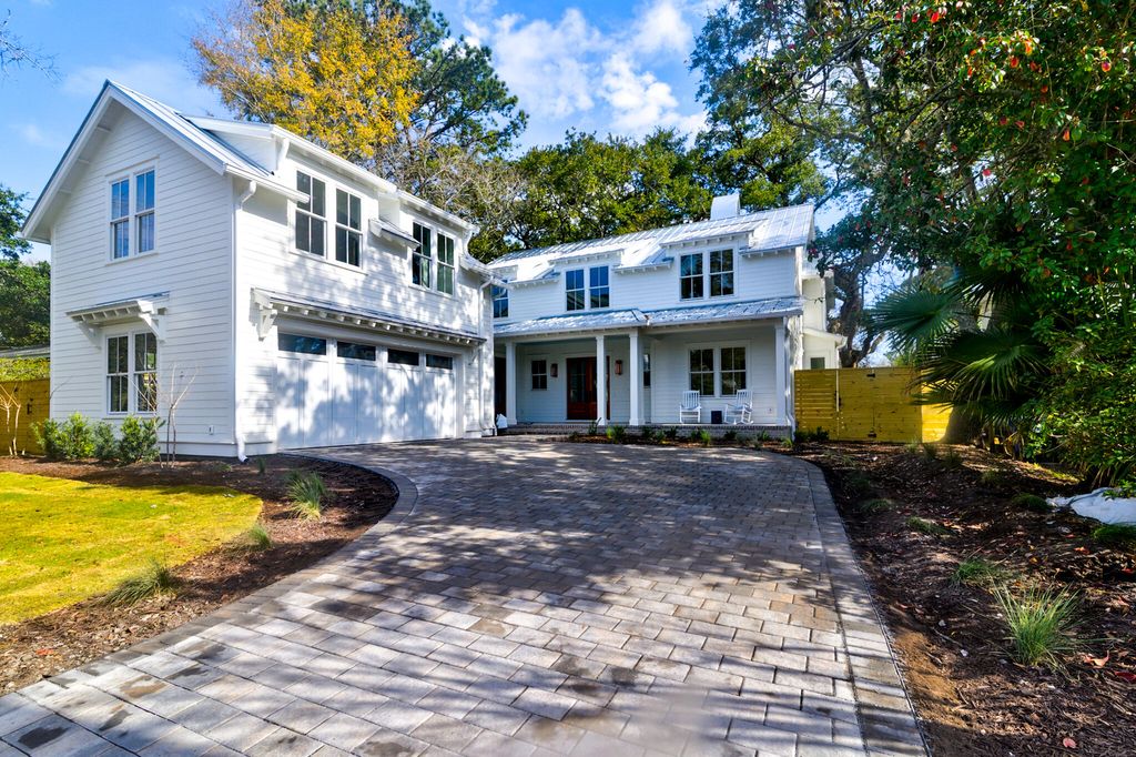 Photo of 1450 Barbara Street, Mount Pleasant, SC 29464 (MLS # 26001004)