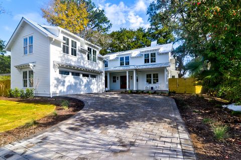 Photo of 1450 Barbara Street, Mount Pleasant, SC 29464 (MLS # 26001004)