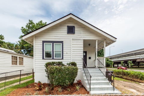 Photo of 93 Romney Street, Charleston, SC 29403 (MLS # 26019324)