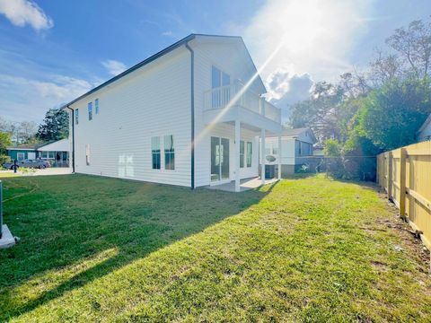 A home in North Charleston